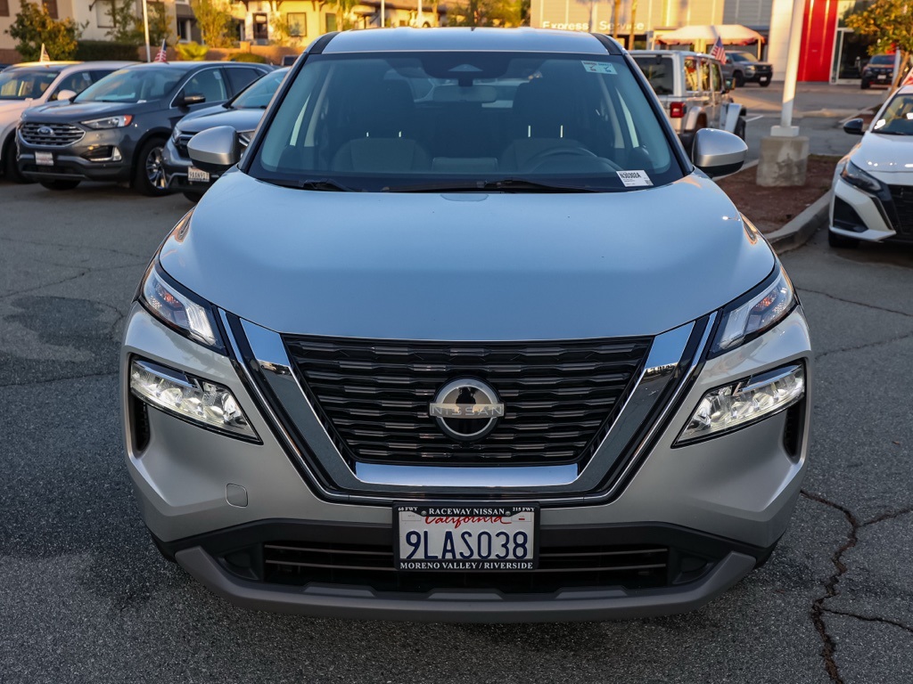 2023 Nissan Rogue SV photo 2
