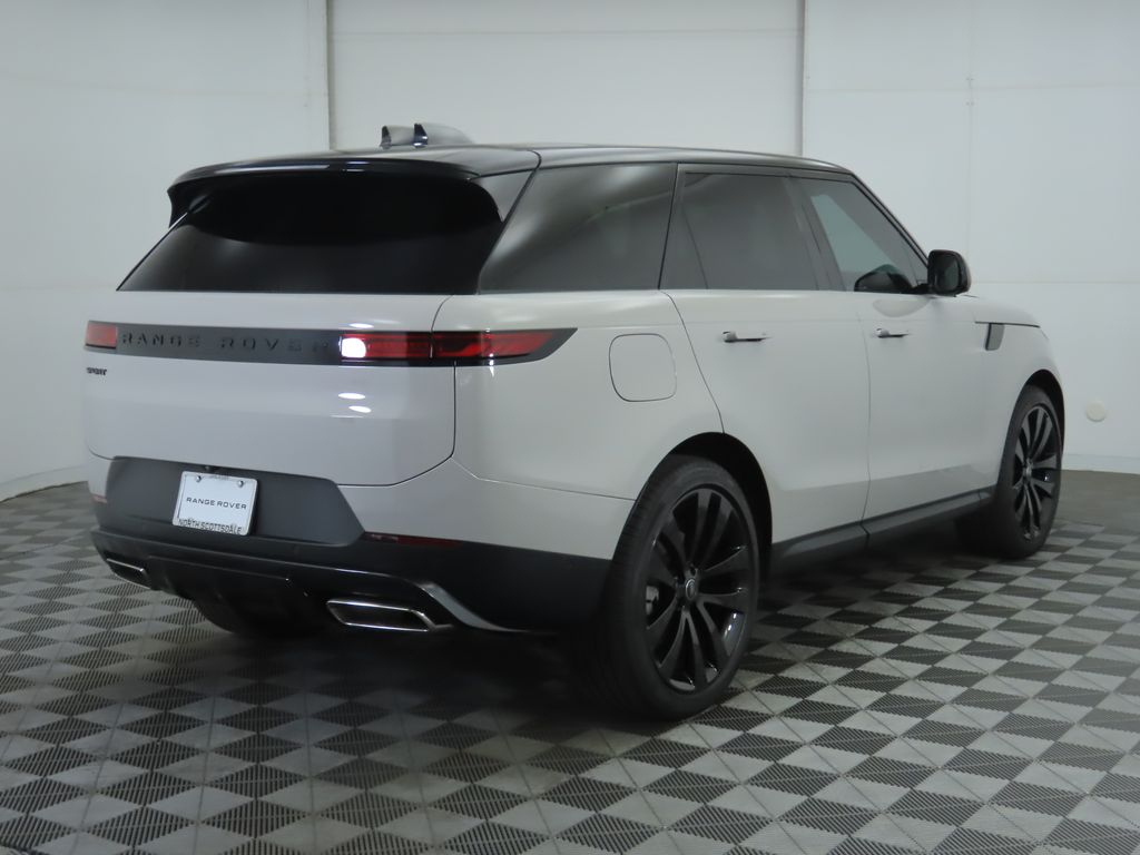 2025 Land Rover Range Rover Sport SE photo 4