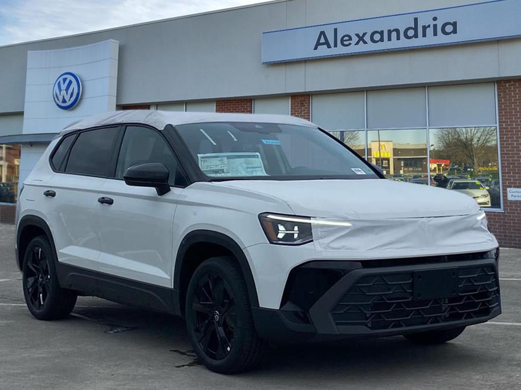 2026 Volkswagen Taos SE Black's photo