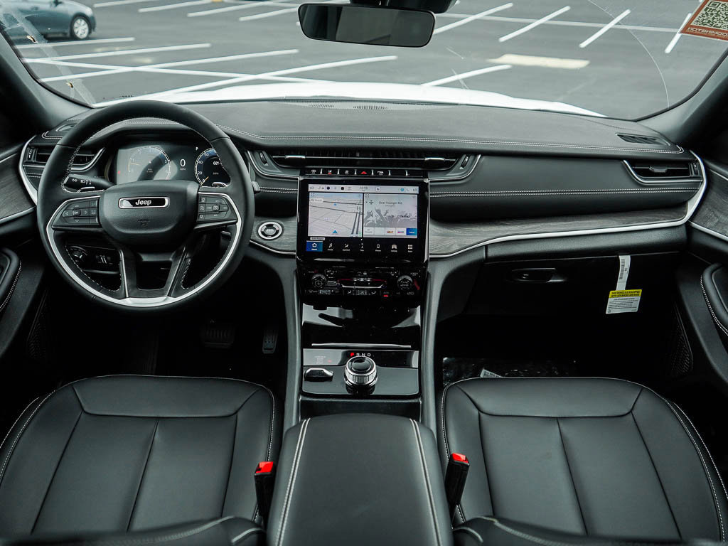 2025 Jeep Grand Cherokee Limited photo 14