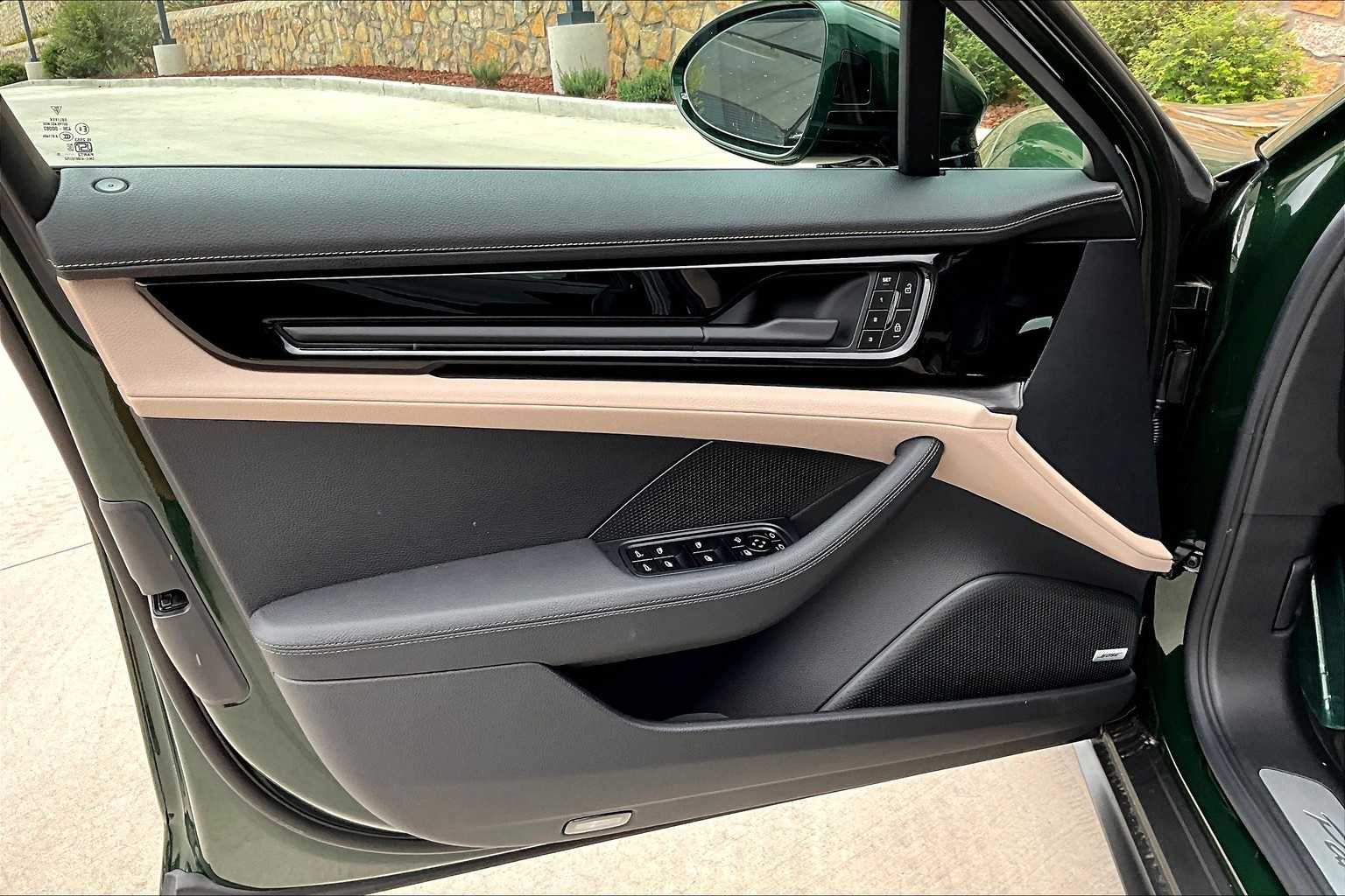 2025 Porsche Panamera 4 photo 19