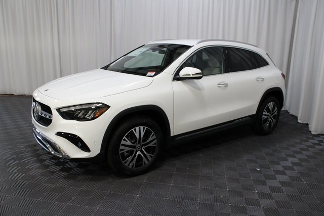 2025 Mercedes Benz GLA 250 4MATIC photo 4