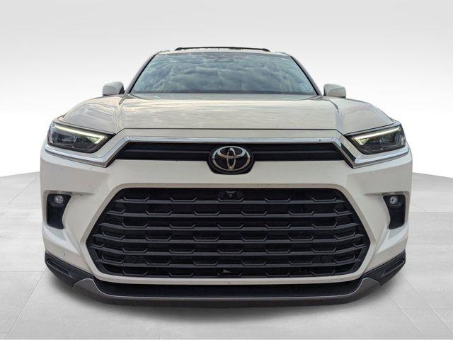 2024 Toyota Grand Highlander XLE photo 8