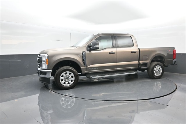 2023 Ford F-350 XLT photo 4