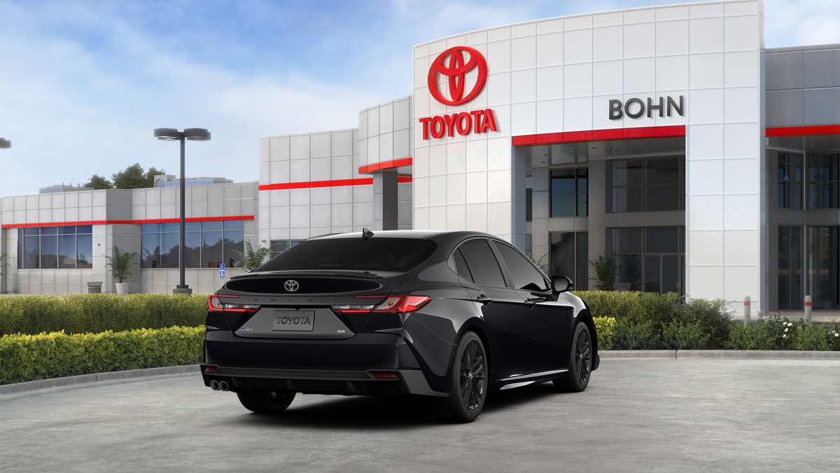 2026 Toyota Camry SE photo 5