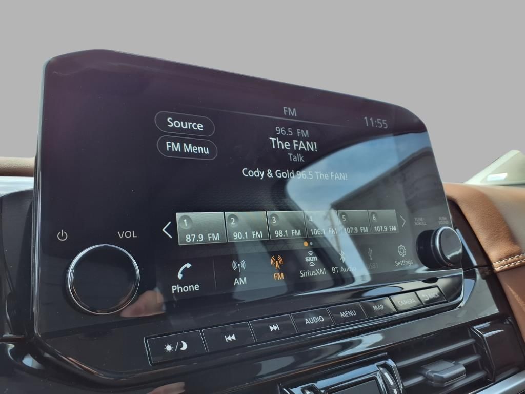 2025 Nissan Pathfinder Platinum photo 3