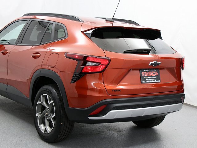 2024 Chevrolet Trax LT photo 7