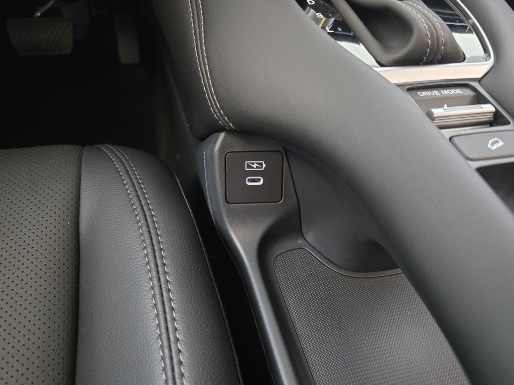 2026 Honda HR-V EX-L photo 32