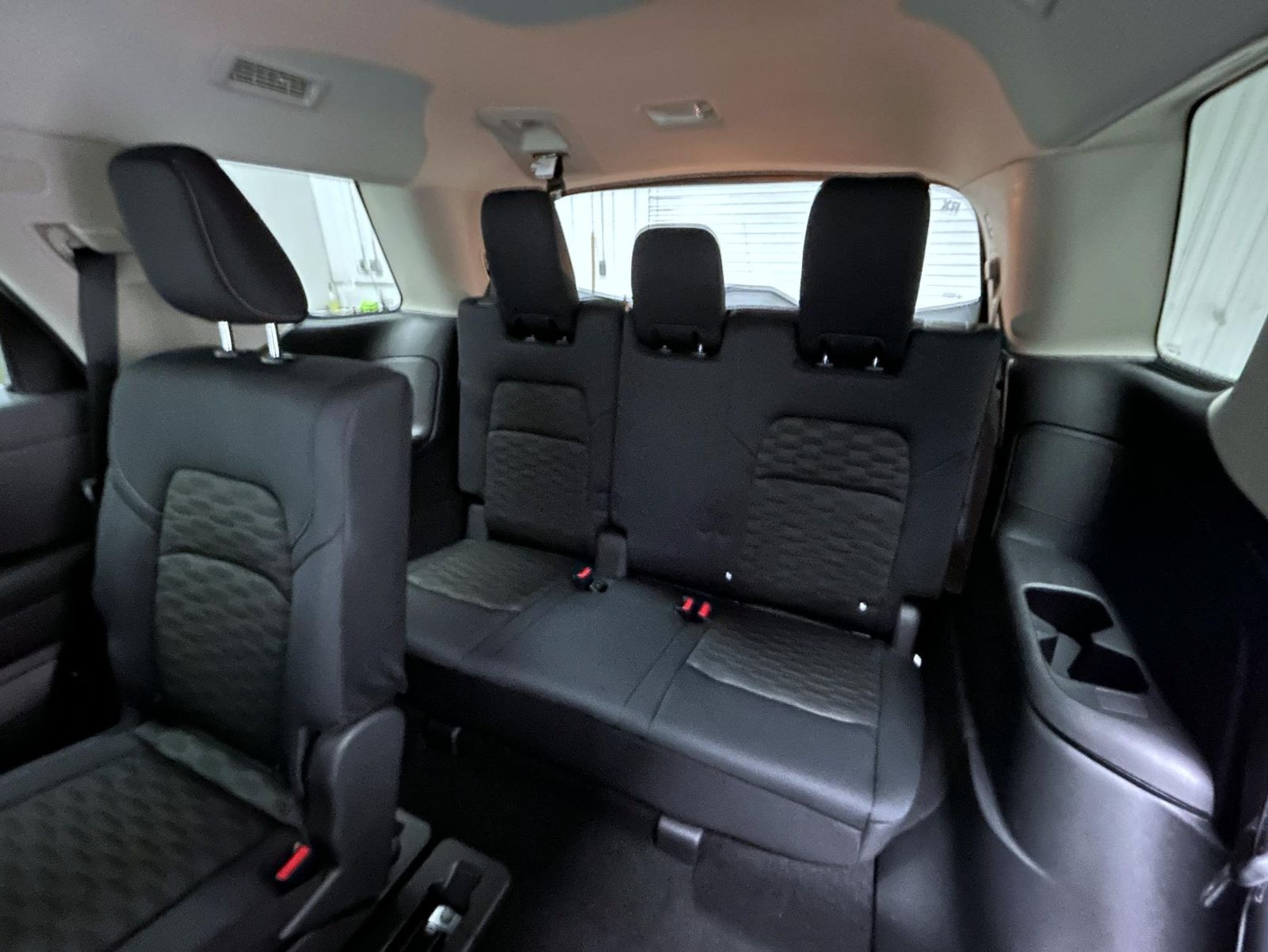 2025 Nissan Pathfinder SV photo 12