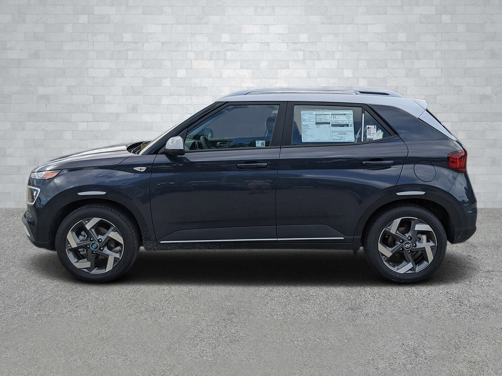 2025 Hyundai Venue SEL Limited photo 7