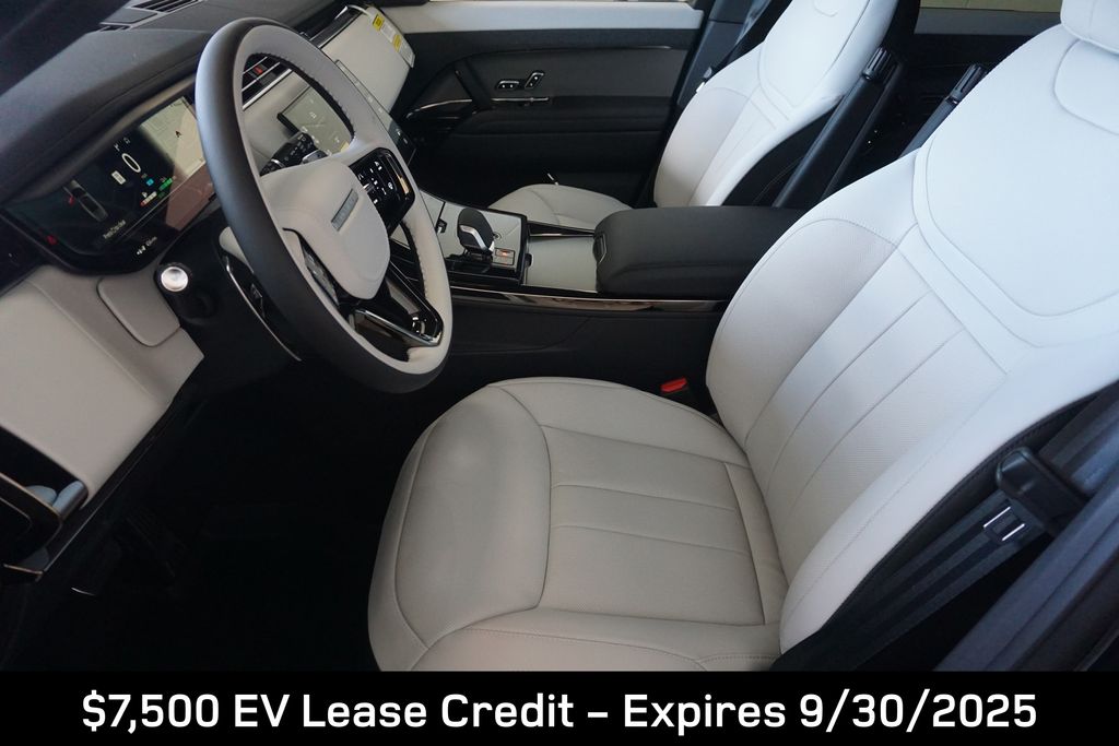 2025 Land Rover Range Rover Sport SE photo 17