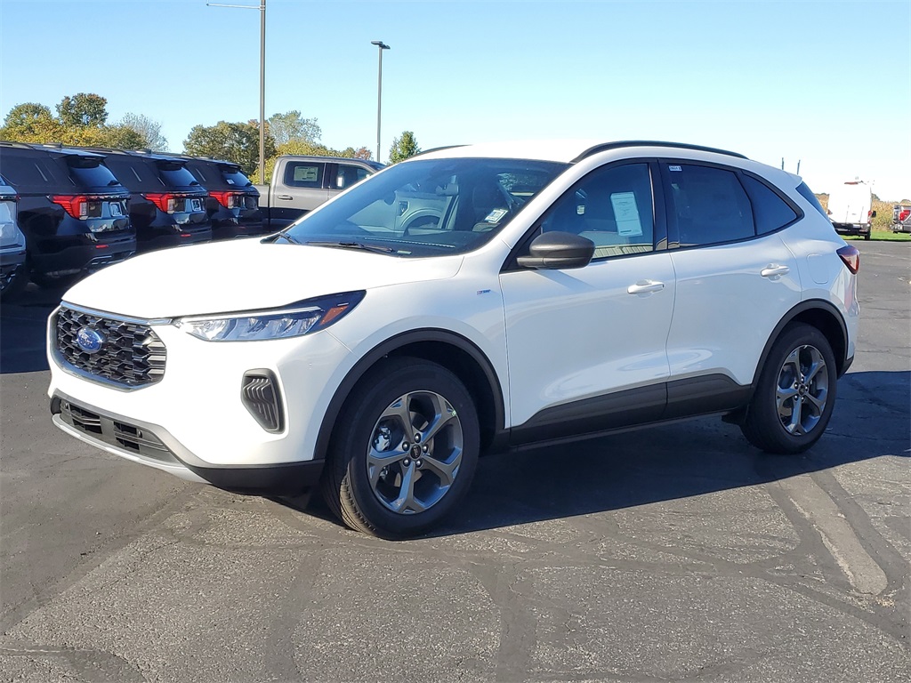 2026 Ford Escape ST-Line photo 3