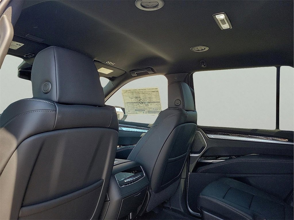 2025 Cadillac Escalade Luxury photo 12