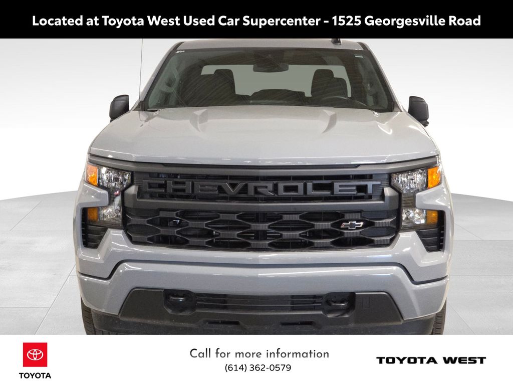 2025 Chevrolet Silverado 1500 Custom photo 2