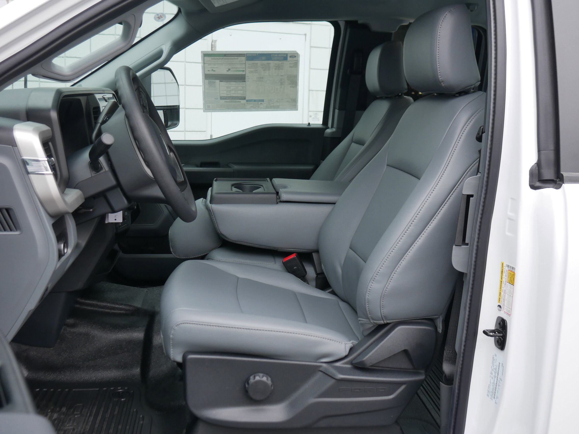 2025 Ford F-250 XL photo 3