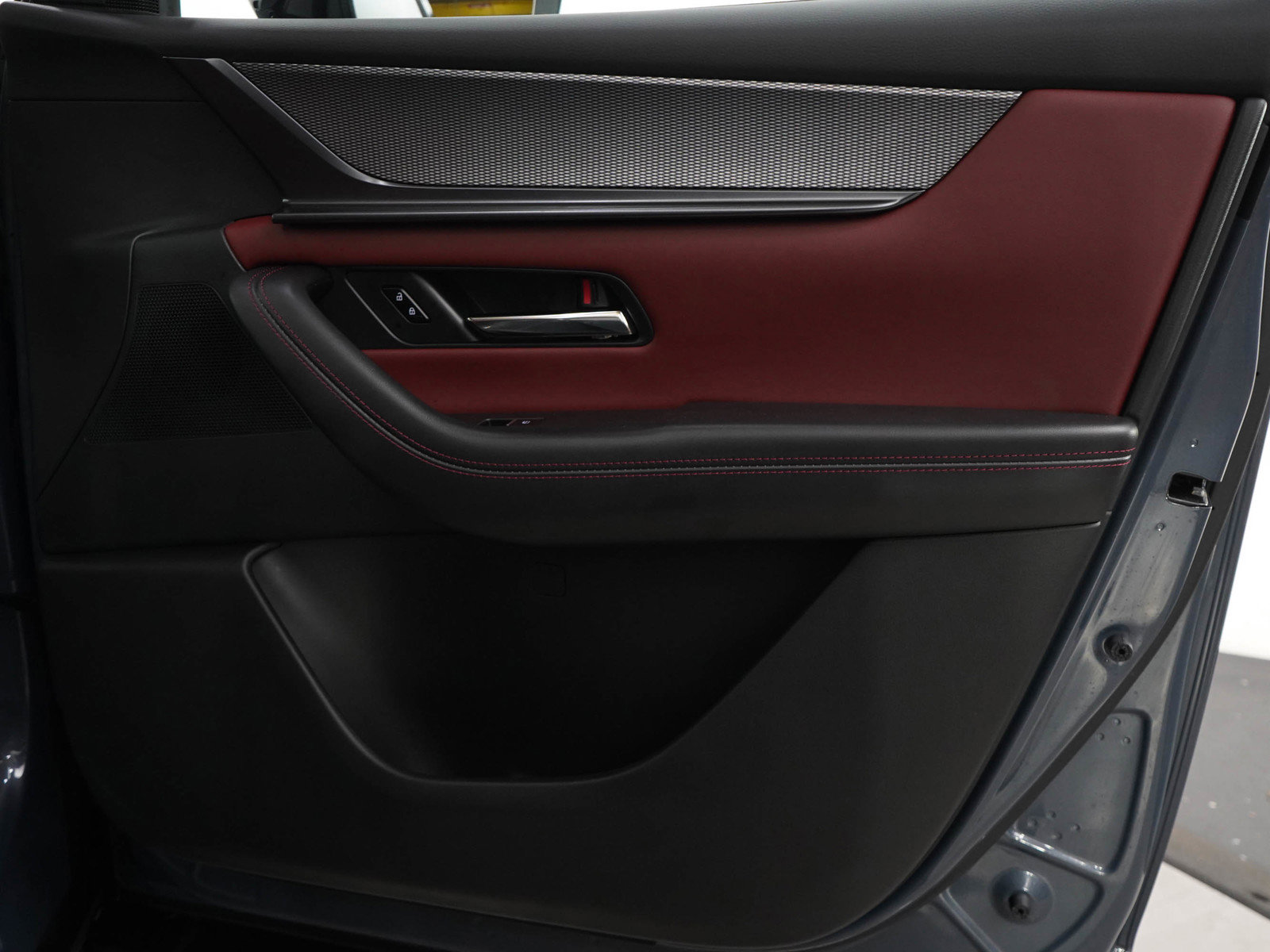 2025 Mazda CX-70 Premium Plus photo 9