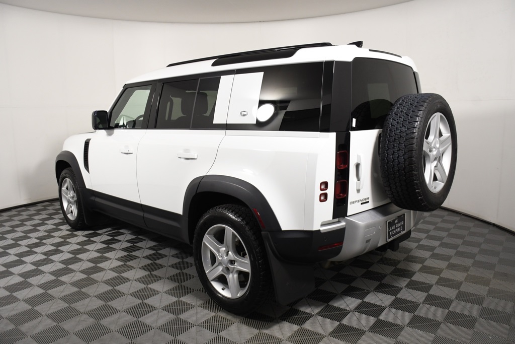 2020 Land Rover Defender 110 HSE photo 3