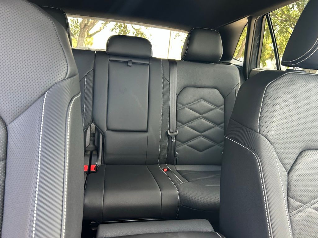 2026 Volkswagen Atlas Cross Sport SE Technology photo 31