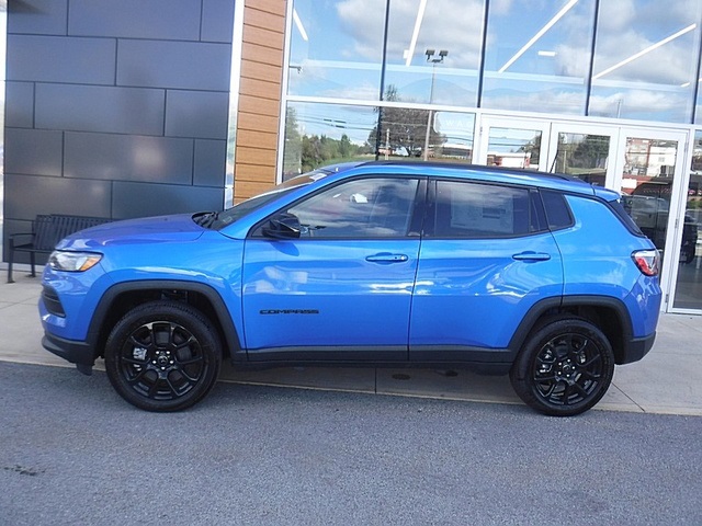 2026 Jeep Compass Latitude photo 2
