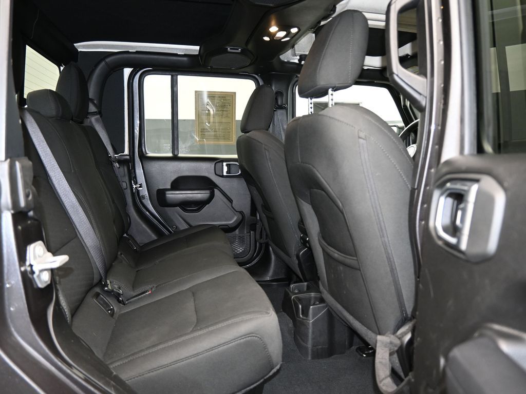 2023 Jeep Gladiator Sport photo 31