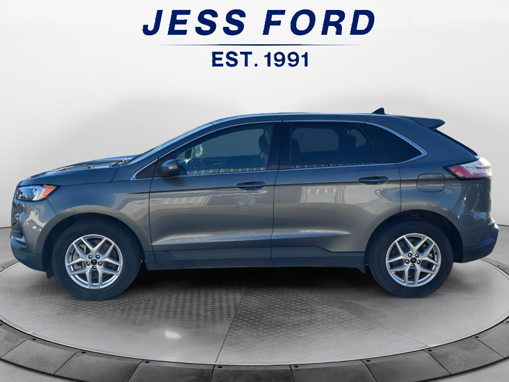 2024 Ford Edge SEL photo 3