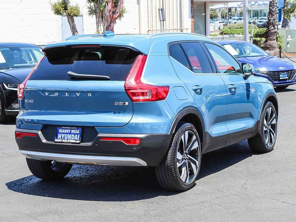 2023 Volvo XC40 Plus photo 8