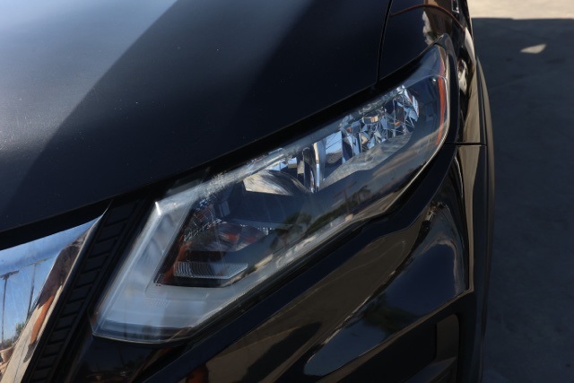 2018 Nissan Rogue SV photo 8