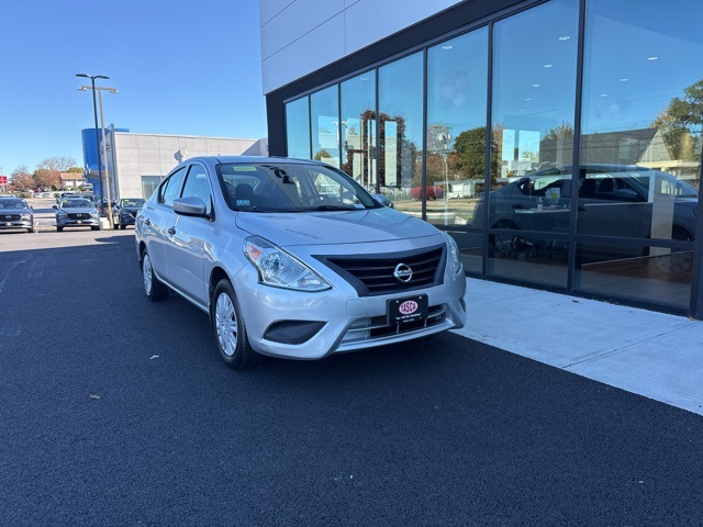 2019 Nissan Versa Sedan S Plus