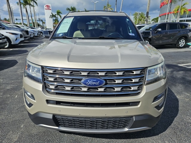 2017 Ford Explorer XLT photo 3