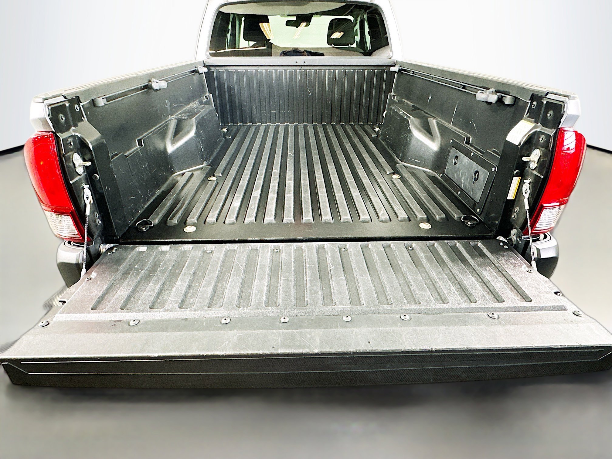 2019 Toyota Tacoma SR 4x4 photo 21