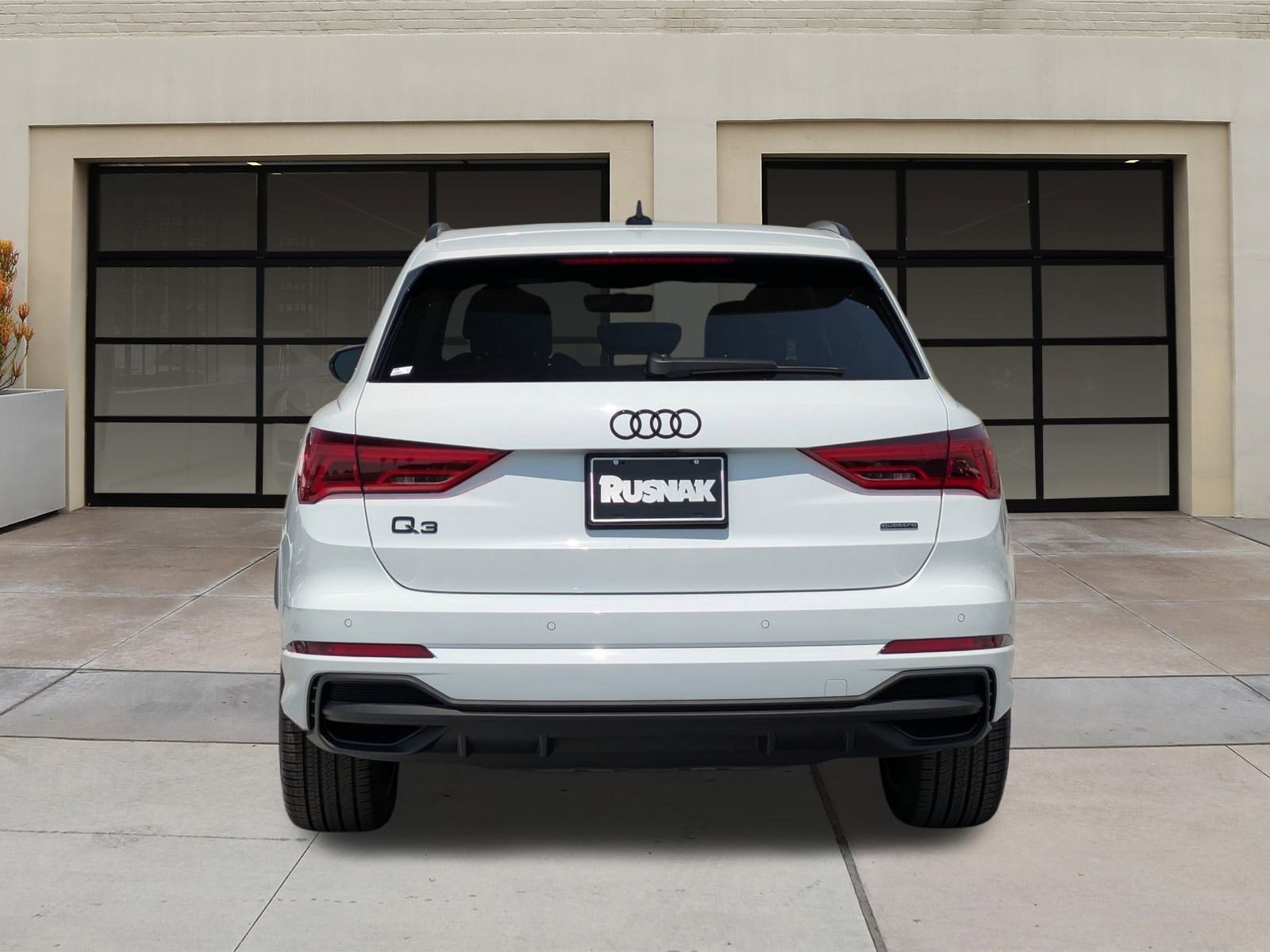 2025 Audi Q3 45 TFSI S line Premium photo 4