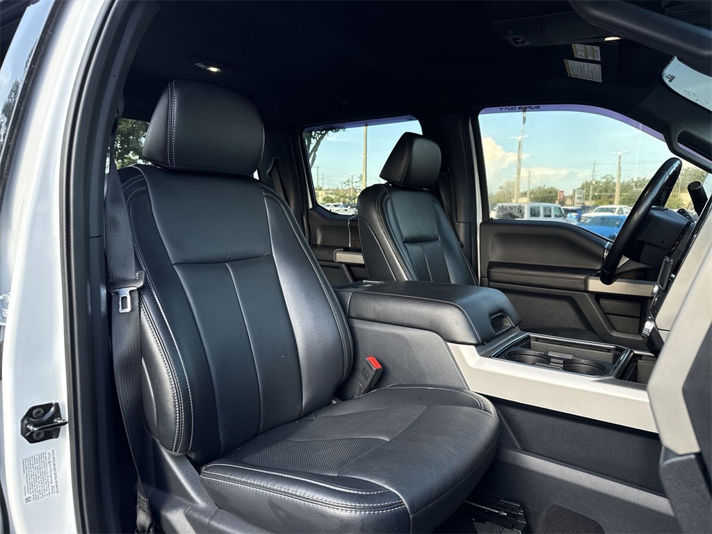 2022 Ford F-450 Lariat photo 25