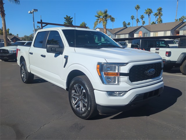 2021 Ford F-150 XL's photo
