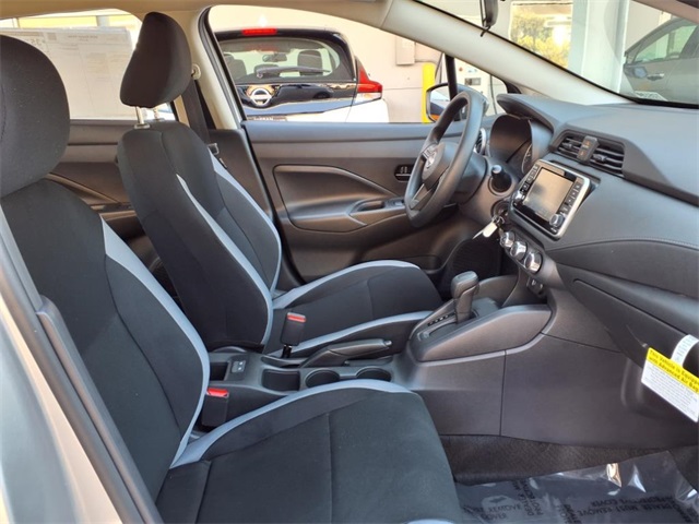 2025 Nissan Versa S photo 6