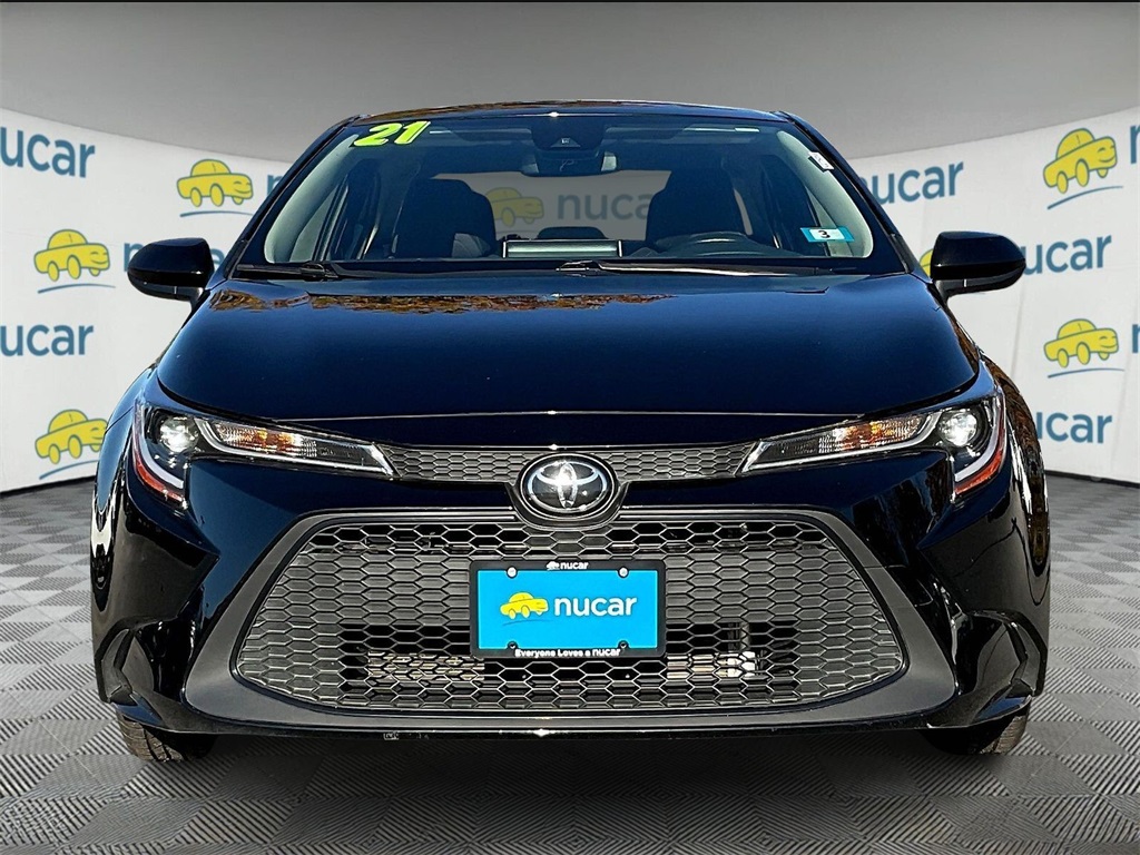 2021 Toyota Corolla LE photo 2