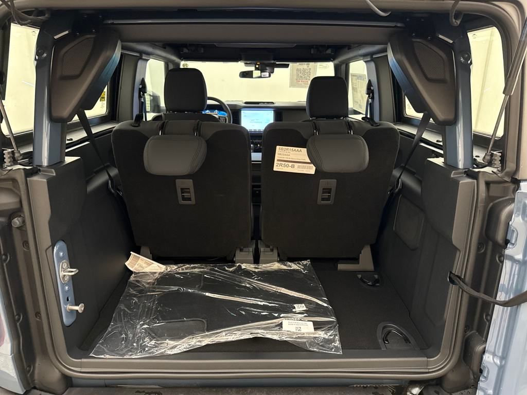 2025 Ford Bronco Base photo 29
