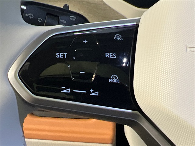 2025 Volkswagen ID. Buzz Pro Plus photo 12