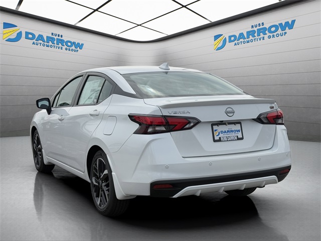 2025 Nissan Versa 1.6 SR photo 3