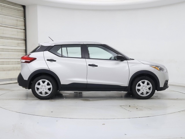 2019 Nissan Kicks S's photo