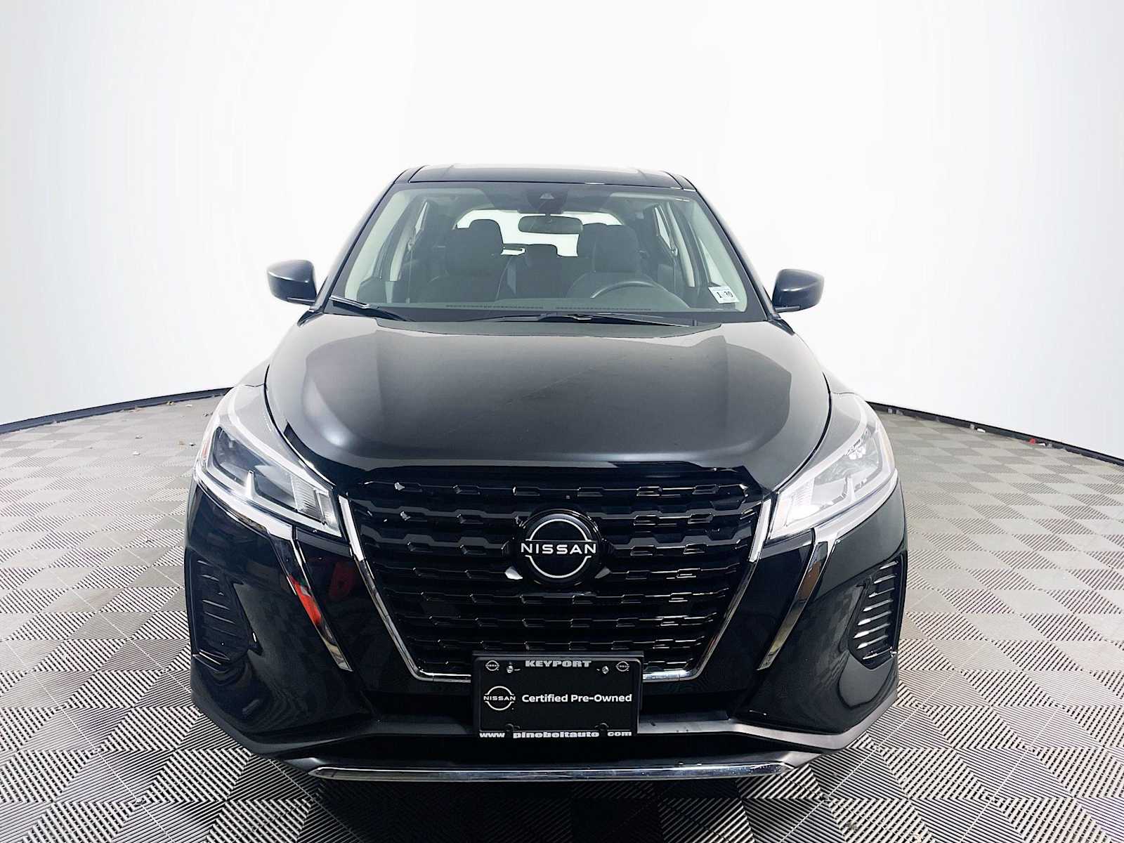 2024 Nissan Kicks S photo 2