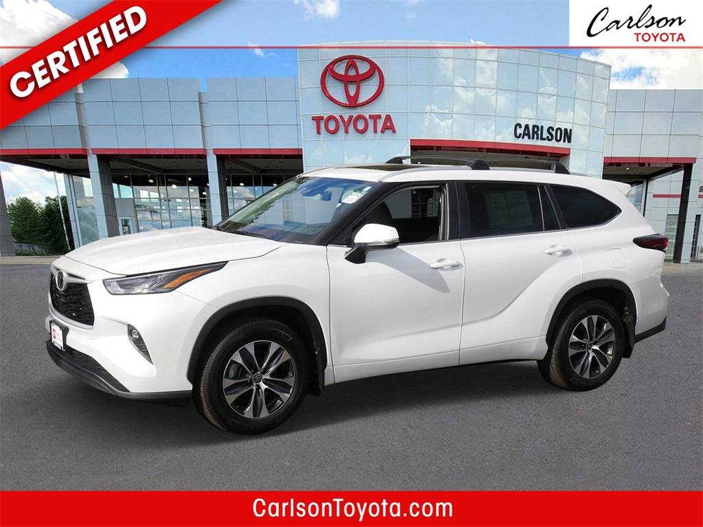 2024 Toyota Highlander XLE's photo