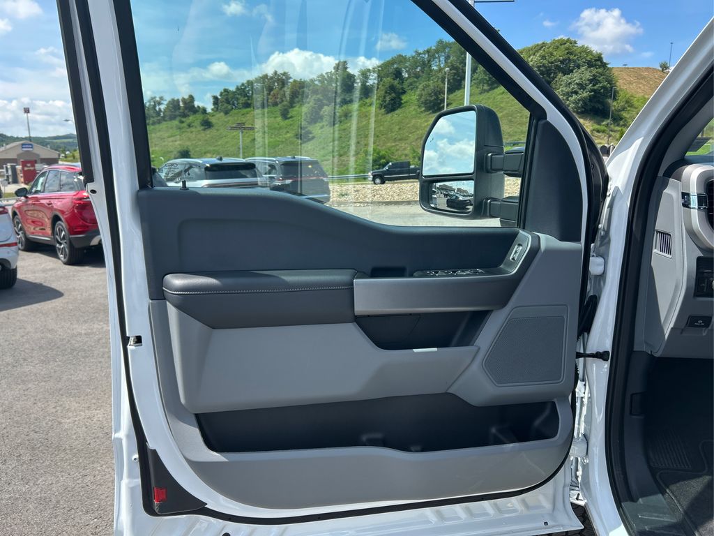 2025 Ford F-350 XL photo 24