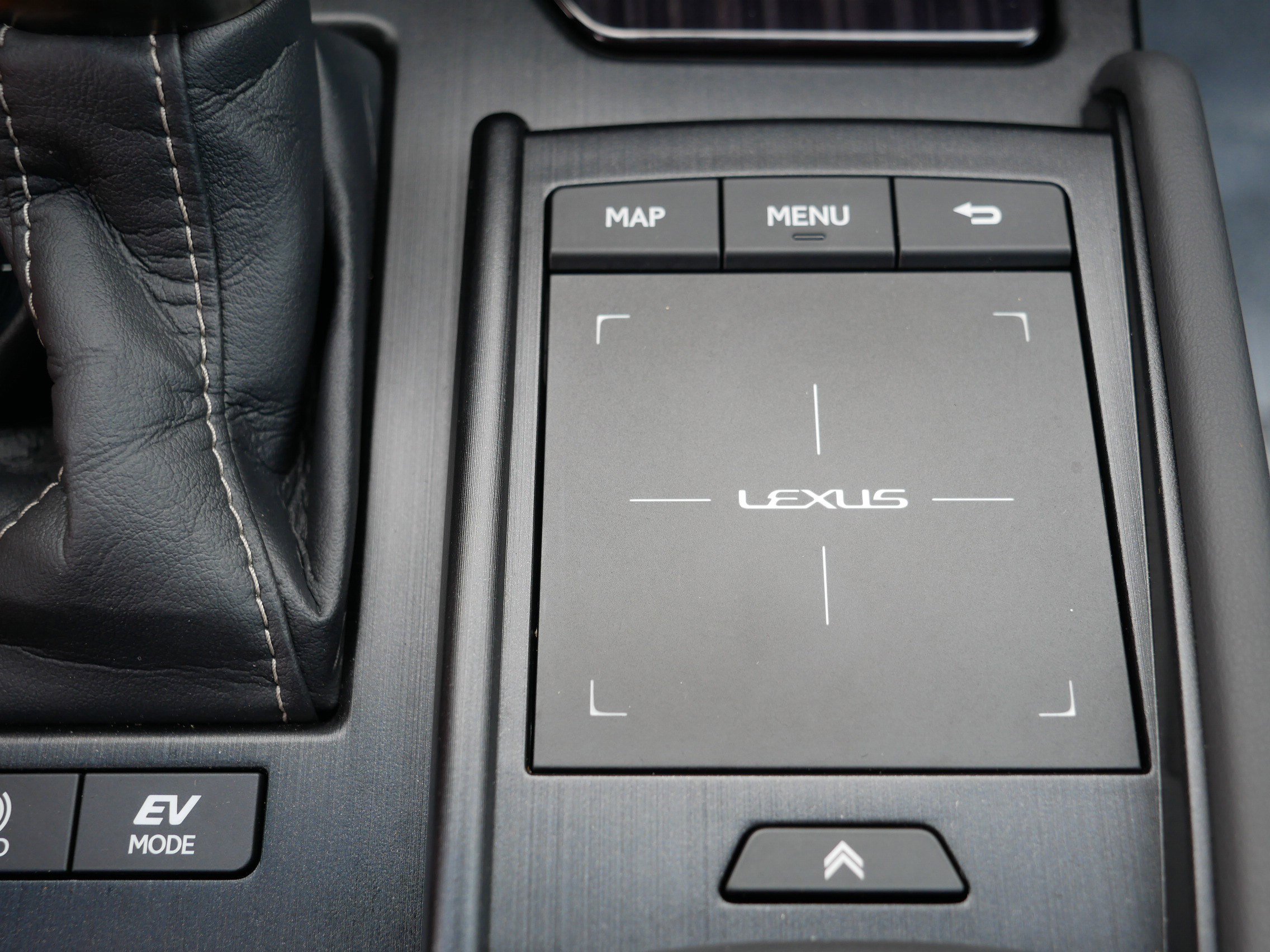 2021 Lexus ES 300h photo 29