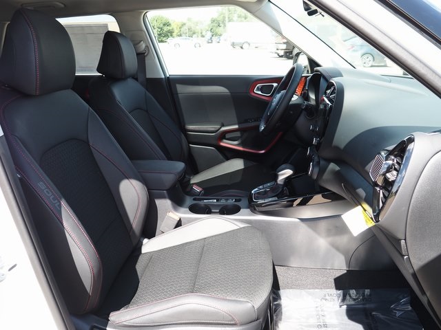 2025 Kia Soul GT-Line photo 4