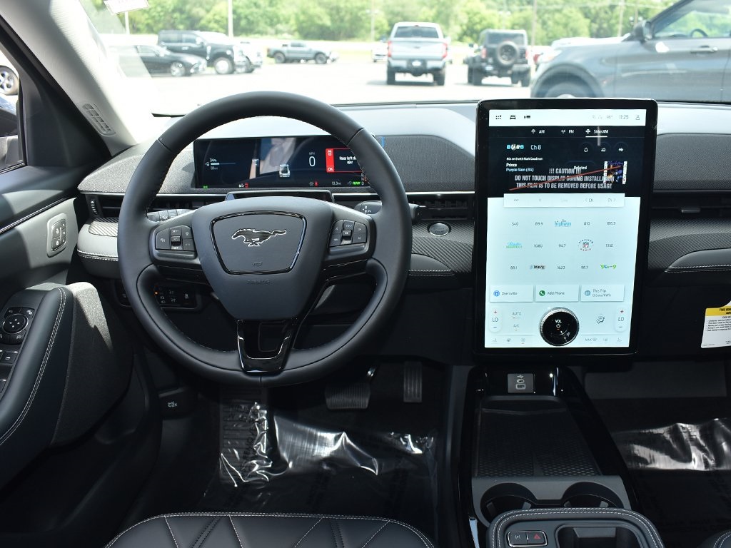 2025 Ford Mustang Mach-E Select photo 13