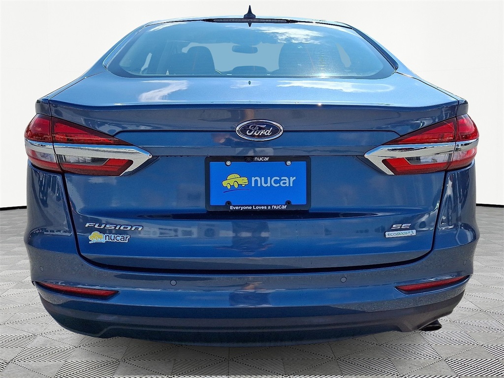 2019 Ford Fusion SE photo 4