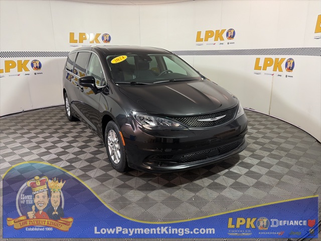 Pre-Owned 2024 Chrysler Voyager LX's photo