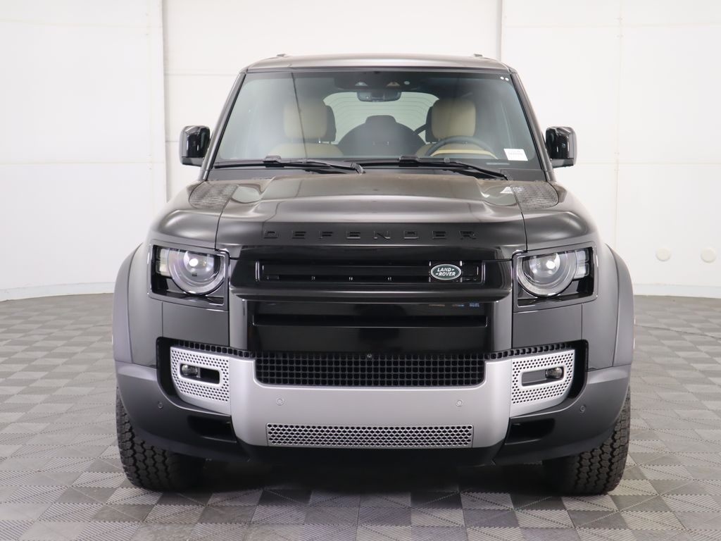 2025 Land Rover Defender 110 S photo 2