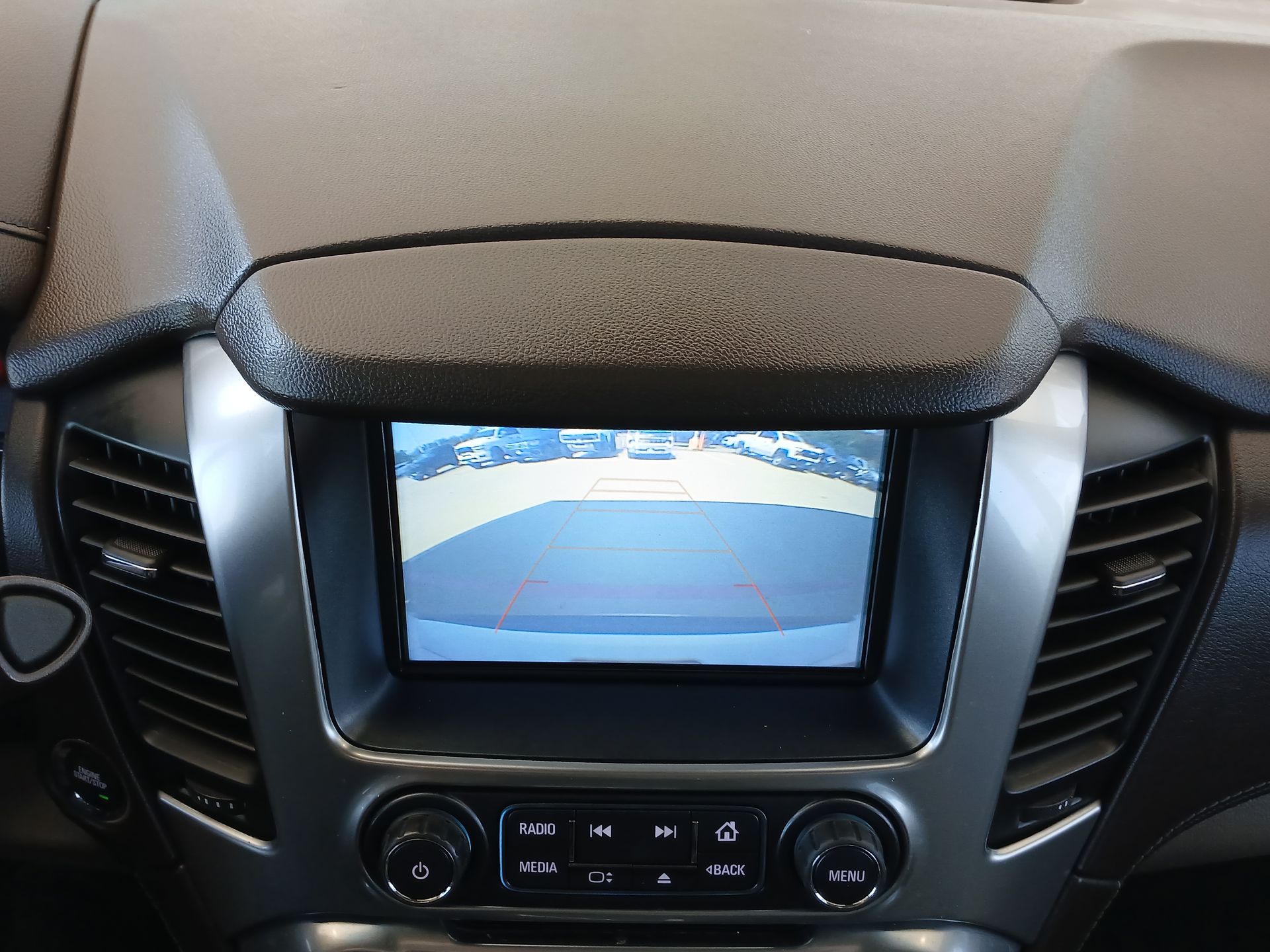 2018 Chevrolet Suburban LT photo 15