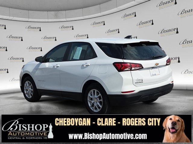 2023 Chevrolet Equinox LS photo 2